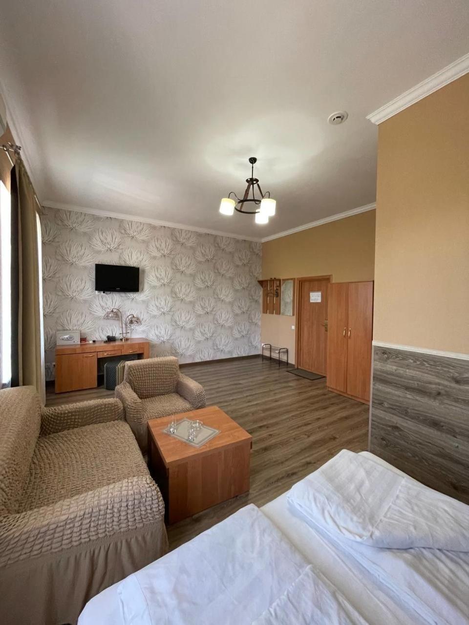 Shanyrak Hotel Temirtau Eksteriør billede