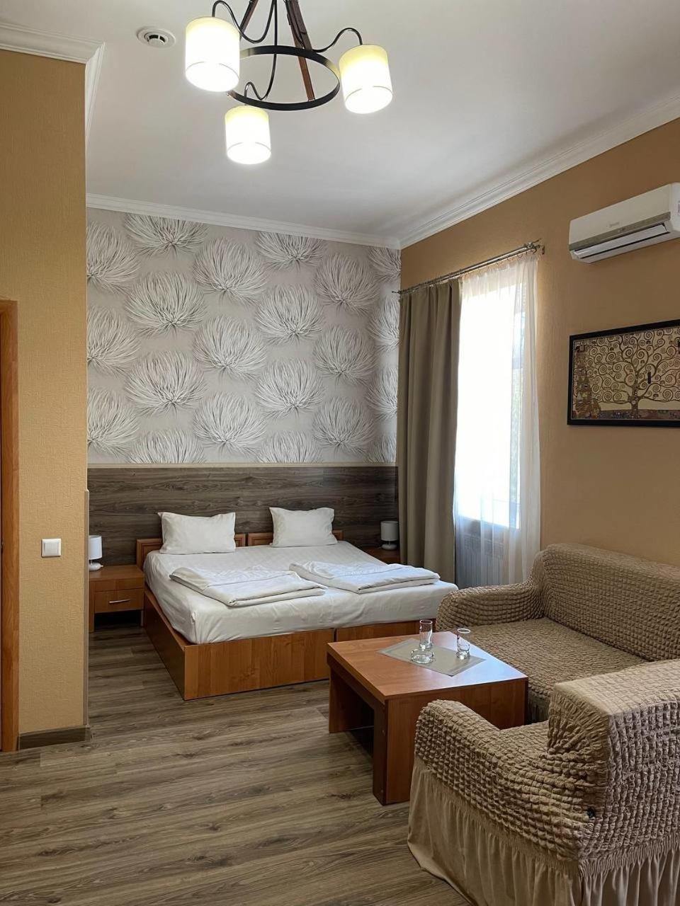 Shanyrak Hotel Temirtau Eksteriør billede