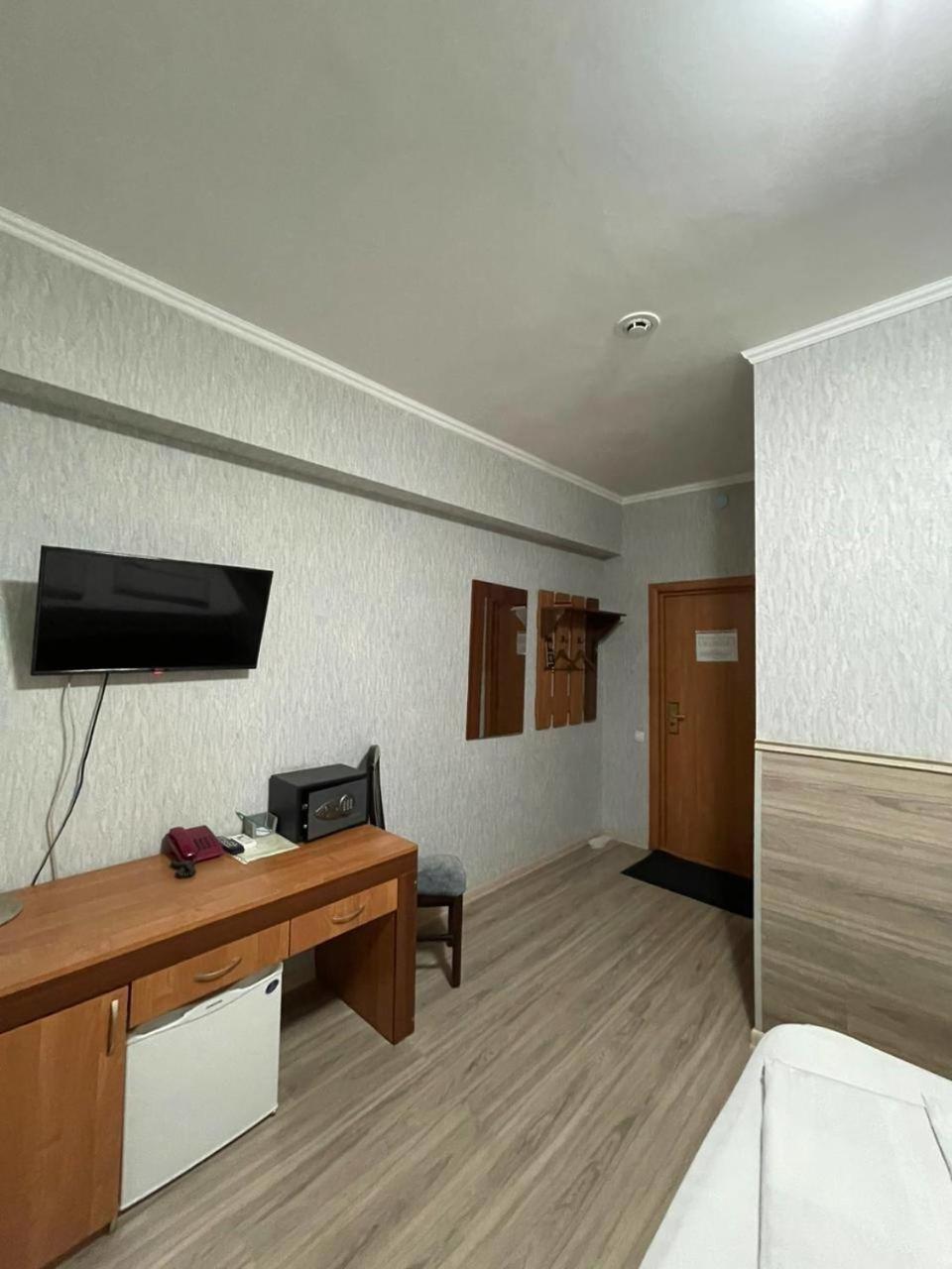 Shanyrak Hotel Temirtau Eksteriør billede