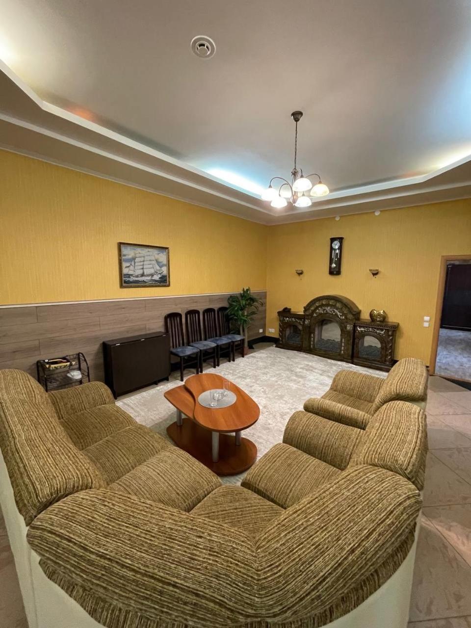 Shanyrak Hotel Temirtau Eksteriør billede