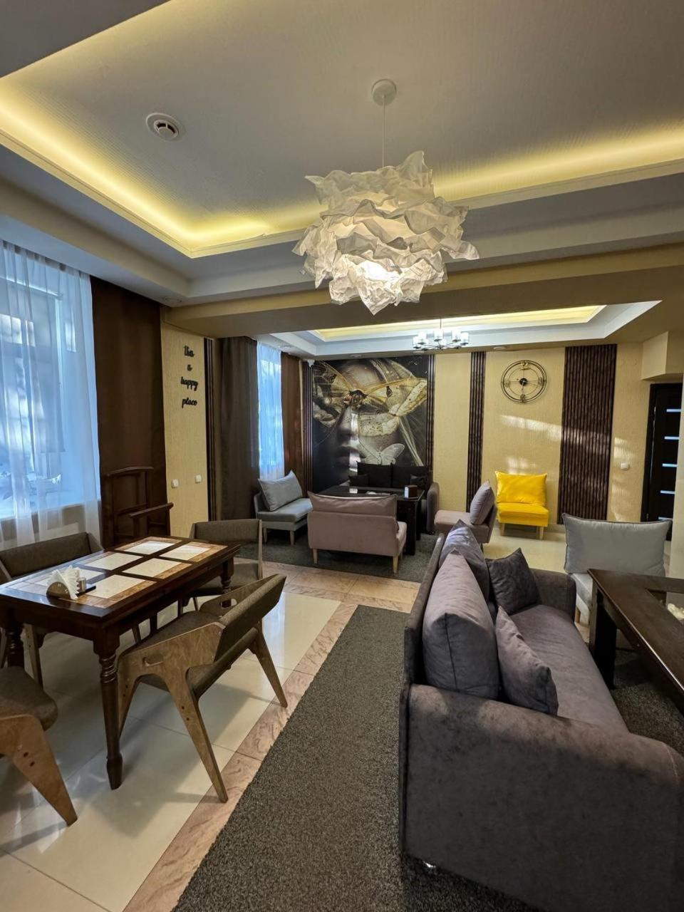 Shanyrak Hotel Temirtau Eksteriør billede